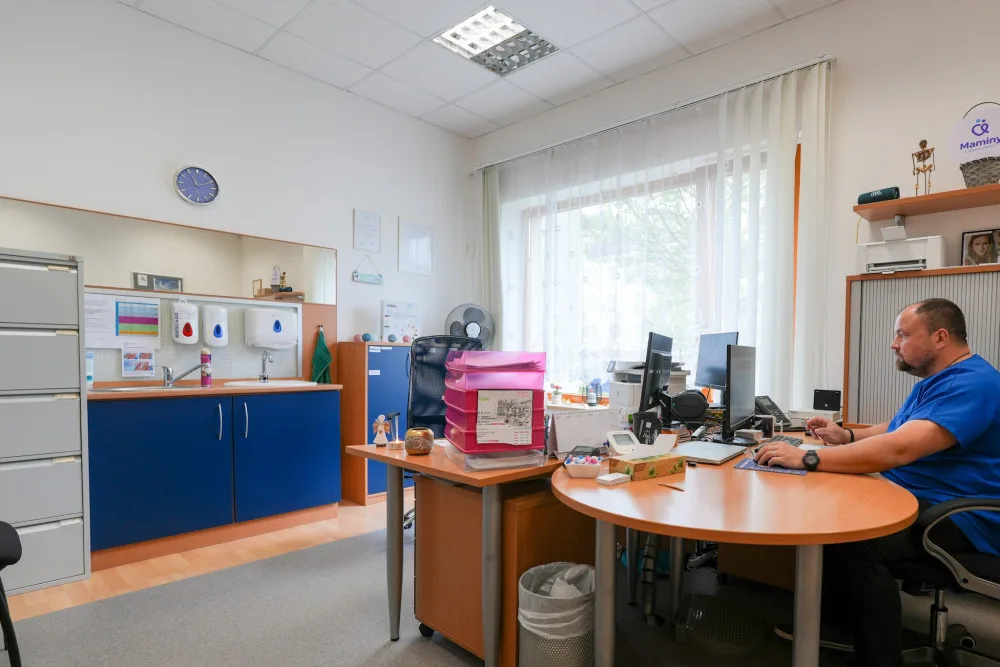 Chtěl jsem působit v oboru, kde jde výzkum dopředu, říká MUDr. Vít Martin Matějka, klinický onkolog z EUC Kliniky Plzeň