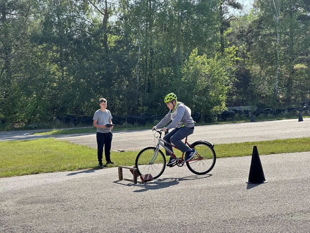 Děti se utkaly v soutěži mladých cyklistů. Prověřilo je dopravní hřiště nebo pravidla provozu