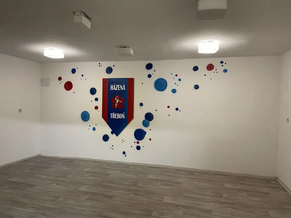 Sportovní halu v Třeboni čeká nákladná rekonstrukce, nyní si můžete historickou stavbu naposledy prohlédnou