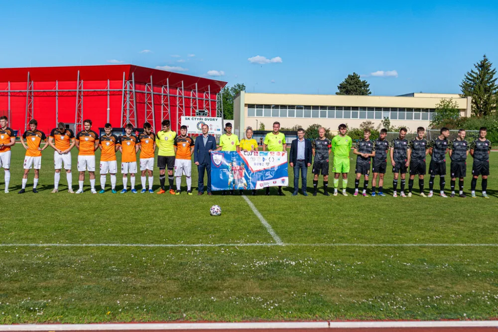 Týden, který patřil univerzitním derby: VŠTE se utkala s JU ve florbalu a fotbalu