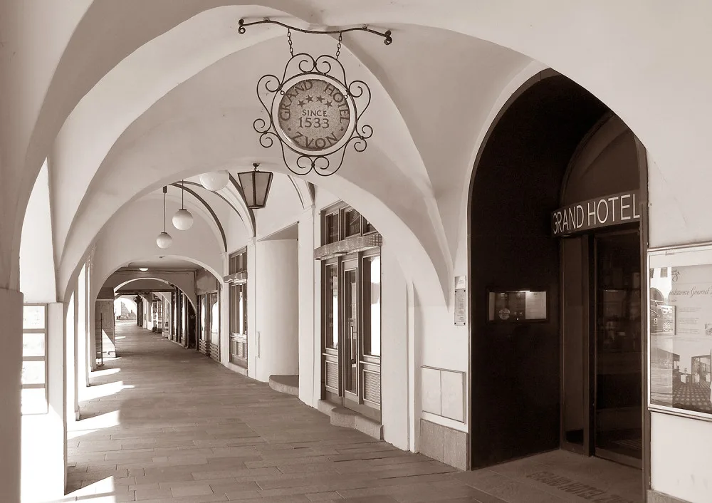 DRBNA HISTORIČKA: Na osudu hotelu Zvon se podepsalo gestapo i nucená emigrace