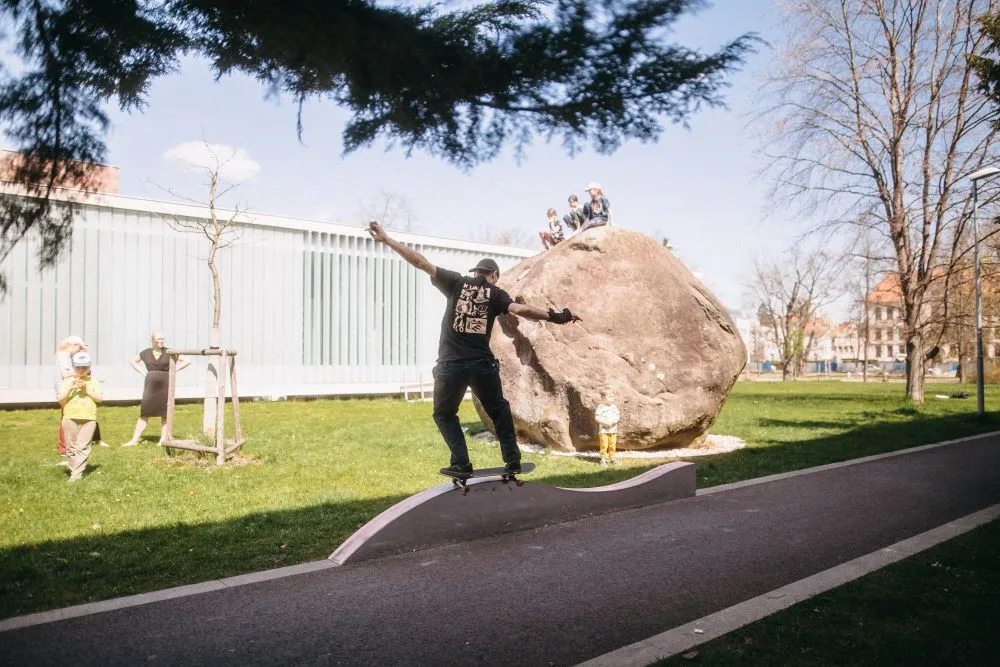 Závody, koncerty, výstavy a mezinárodní diskuze. V Budějovicích začíná nový festival Skateholders fórum