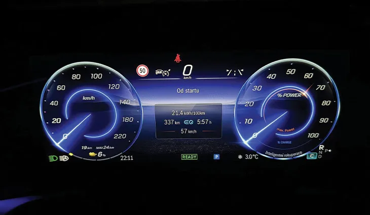 Statistiky z EQB od Milan Král po testovací jízdě na trase České Budějovice – Praha a zpět: „Reálně jsem místo původních 376 km na jedno dobití ujel asi 330 km, ale je pravdou, že jsem testoval se vším všudy.‘‘