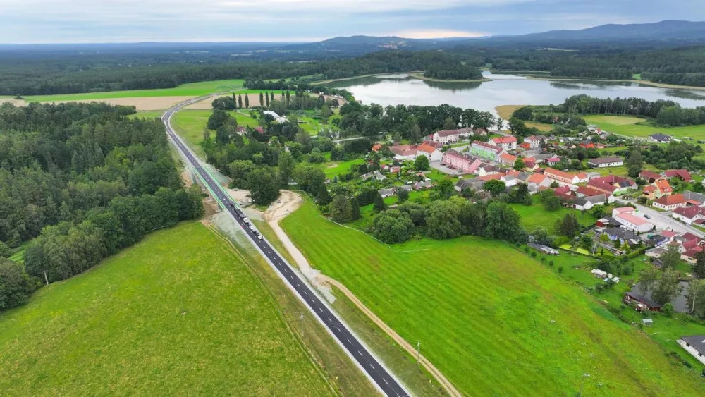 Obchvatu kolem Žáru se otevřel pro řidiče, stavaři dokončili stavbu o tři měsíce dřív