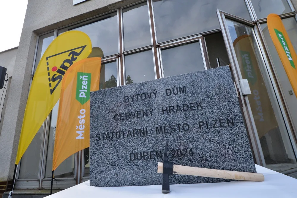 Kůl v plotě, bojler nebo brojler a hodná holka Hana Zagorová. Od legendárního projevu Miloše Jakeše uplynulo 35 let