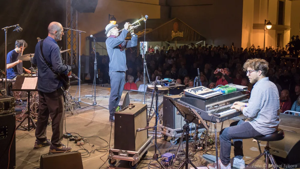 Ilustrační foto. Jazz festival na Piaristickém náměstí.