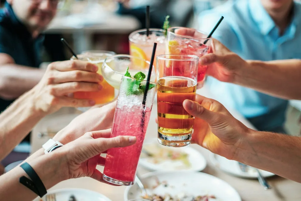 Nejvíce alkoholu na světě pijí Evropané, varuje světová zdravotnická organizace. Česko je třetí