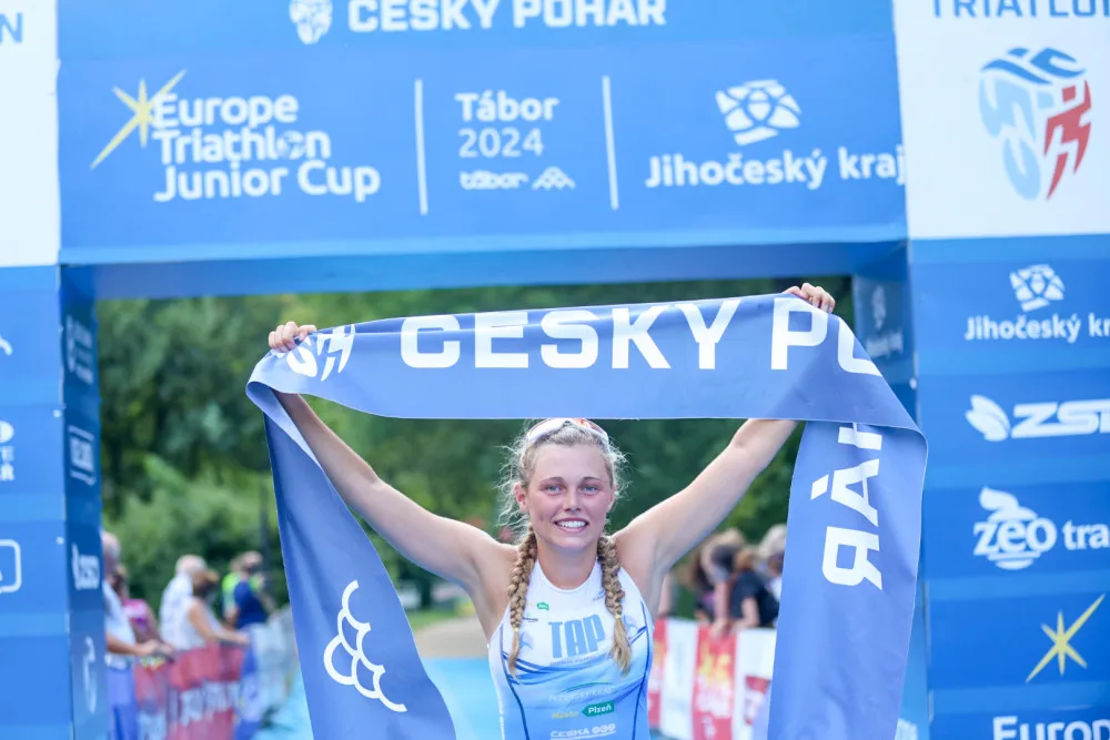 Na triatlonu v Táboře dominovali mladí Francouzi. České tituly patří Grebíkovi a Přikrylové