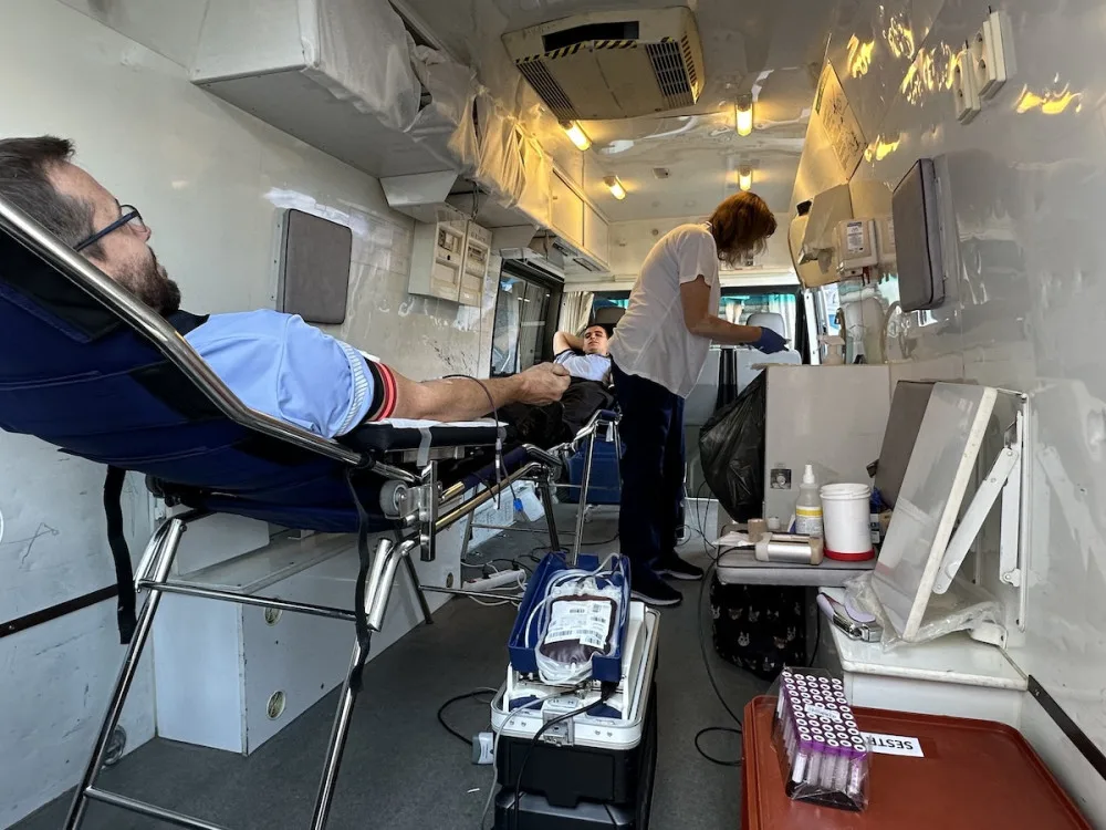 Nemocnice potřebují dárce krve a kostní dřeně, chybí jich tisíce. Chodí raději prodávat plazmu