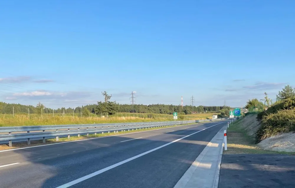 Dálnice D3 u Tábora je po letech sporů otevřená