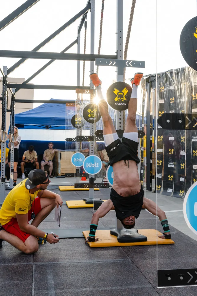Sportovní akce s oficiální světovou licencí CrossFit Licensed Event propojuje gymnastiku, práci s vlastní váhou, vzpírání, silovou přípravu a kondici. Cílem je zajistit, aby závodníci byli co nejvíce všestranní.