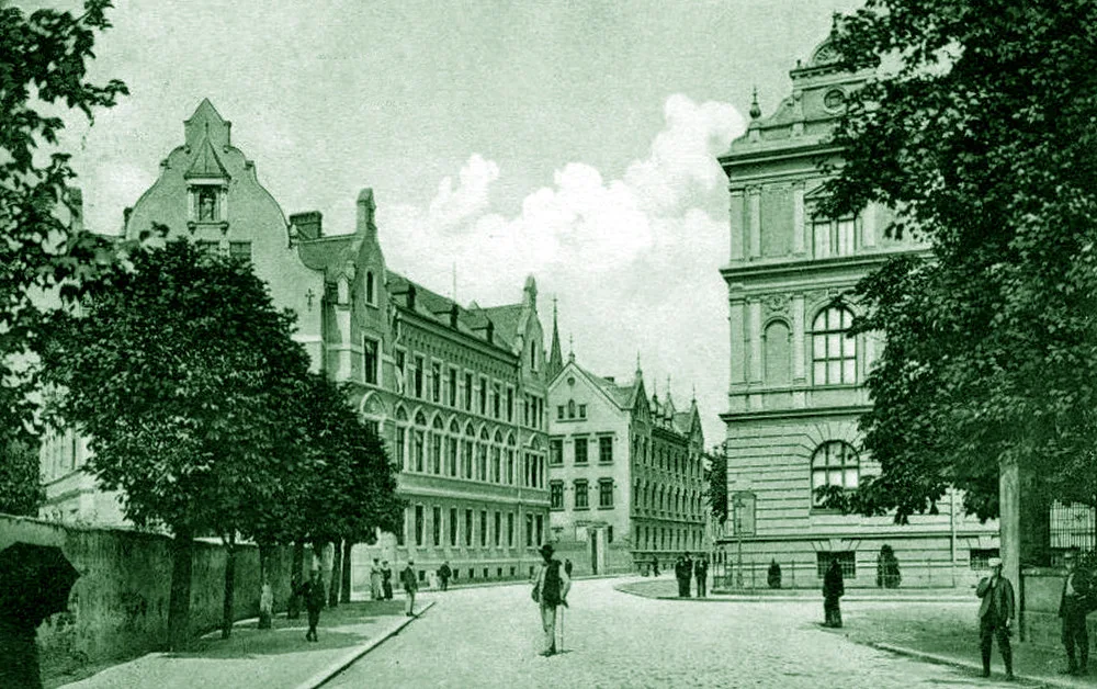 DRBNA HISTORIČKA: Obecní, městské a národní školy. Víte, jak fungovaly školy za komunistů a císaře?