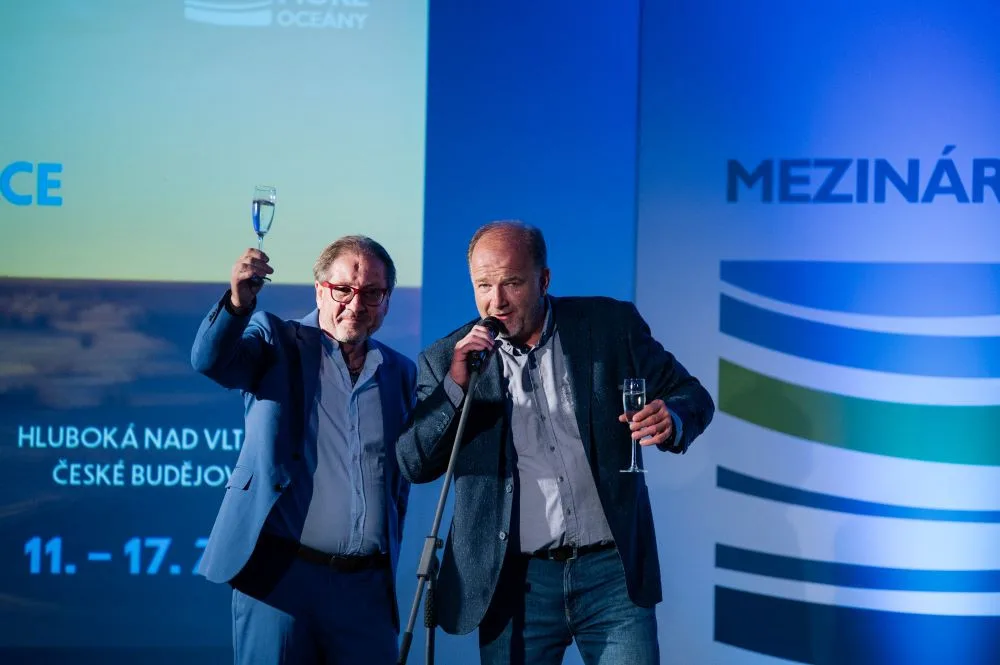 Muž s širokým záběrem, to je ředitel filmového festivalu Voda, moře, oceány Jindřich Soukal
