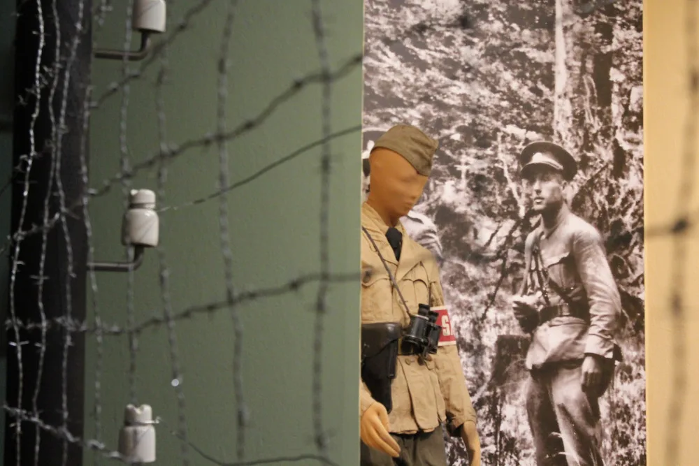 Unikátní výstava poutavě představuje historii ostrahy hranic na Českokrumlovsku v letech 1918 - 2007