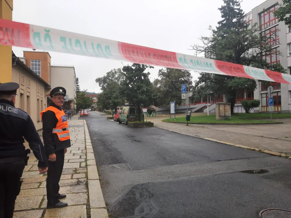 Student poslal anonymní výhružku do školy. Policie ho během několika hodin dopadla
