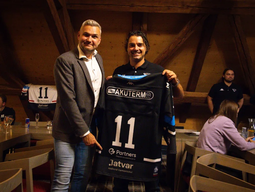 Na předsezónním setkání tým Black Dogs Budweis představil i nové dresy.