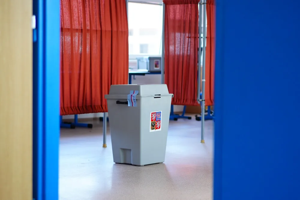 VOLBY 2024: Do senátu budou lidé příští týden vybírat mezi Sýkorou za ODS a Ondřichem za ANO
