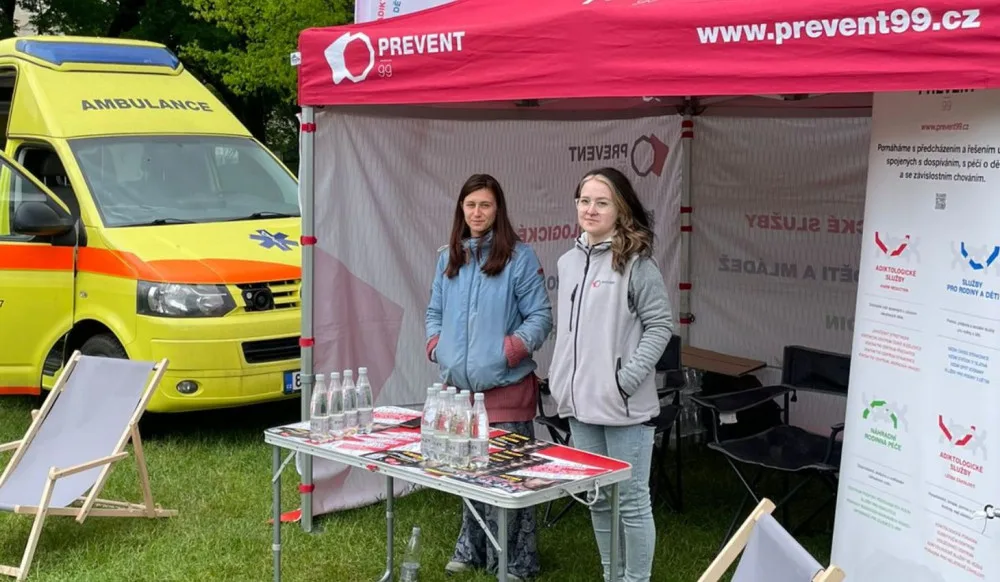 Stačí kapka krve. Nechte se zdarma a anonymně otestovat na infekční nemoci