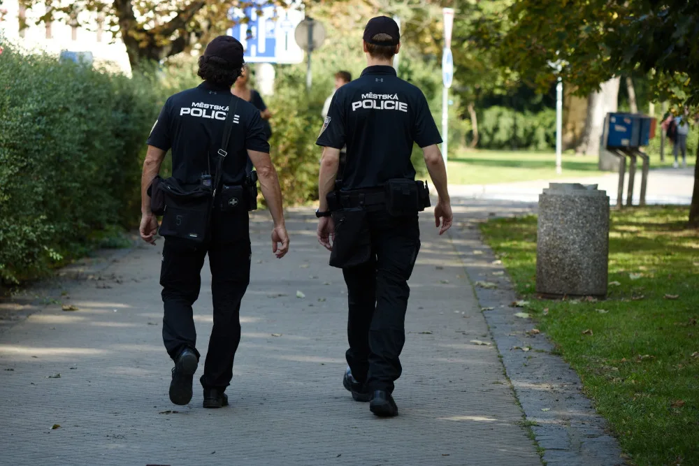 Práce strážníka městské policie je stále atraktivnější a láká zájemce o službu veřejnosti