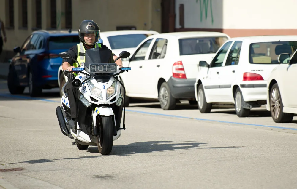 Práce strážníka městské policie je stále atraktivnější a láká zájemce o službu veřejnosti