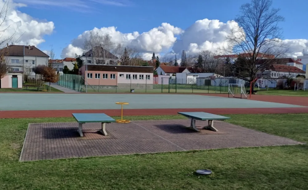 Plácky u budějckých škol se po víkendu uzavřou veřejnosti. Letos je navštívilo zhruba 12 tisíc lidí.