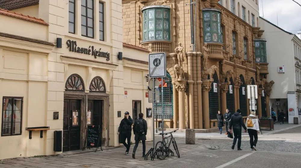 KULTURNÍ TIPY: Kam zajít o víkendu? Mejdan na Střeše, REUSE festival a Masný trh