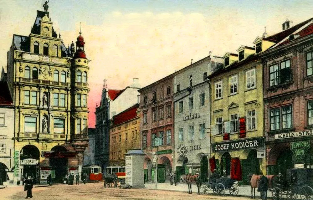 DRBNA HISTORIČKA: S vyřešením rafinované loupeže pomáhali strážníkům hypnotizér i jasnovidka