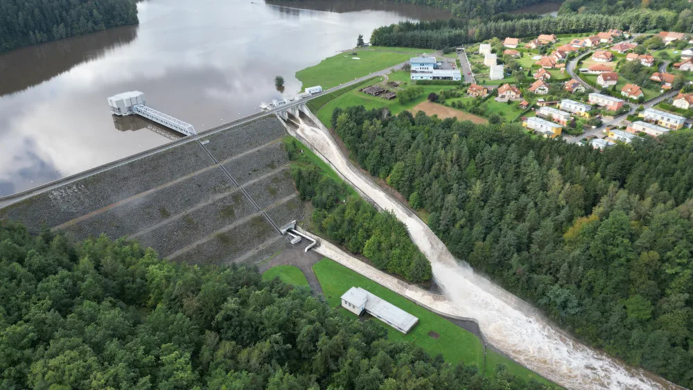 Povodně zakalily římovskou přehradu. Zčeřený sediment nyní komplikuje úpravu pitné vody