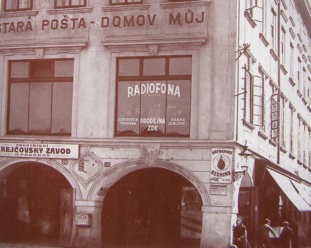 Dům Staré pošty na náměstí, kde to všechno začalo.