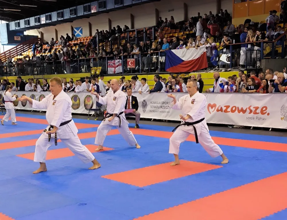 Jihočeský policista uspěl na mistrovství Evropy v karate. Získal dvě stříbrné medaile