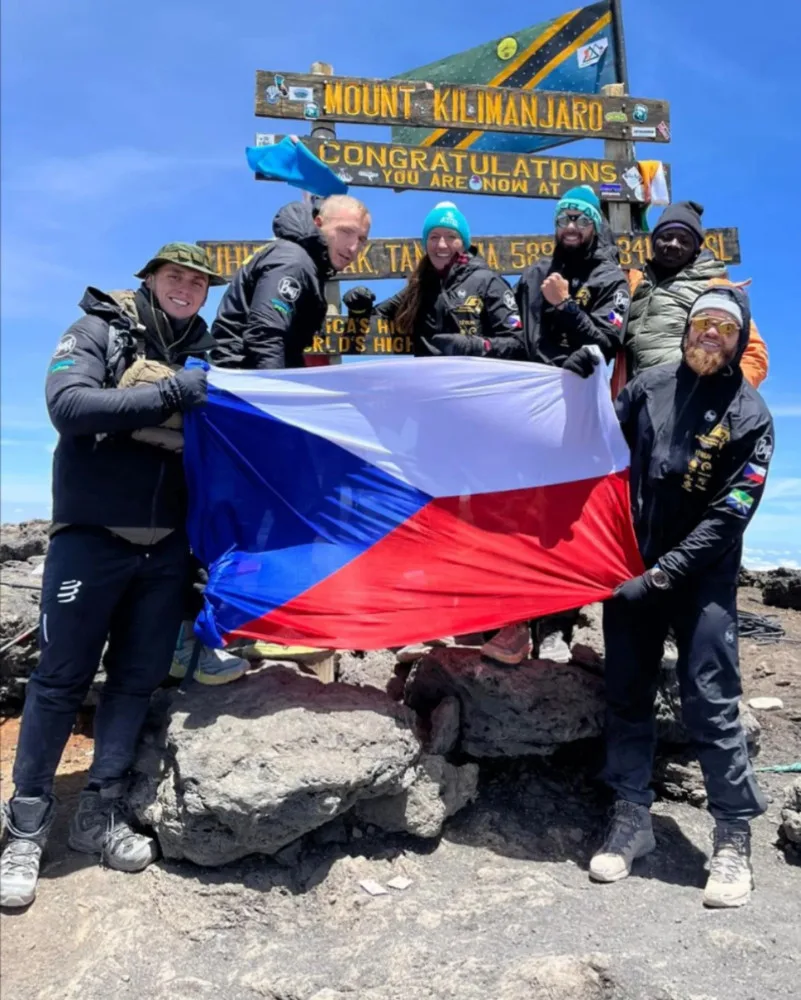 Na Kilimandžáro vyběhli za 23 hodin. Teď čeká českou expedici otužilecký výstup na Fuji