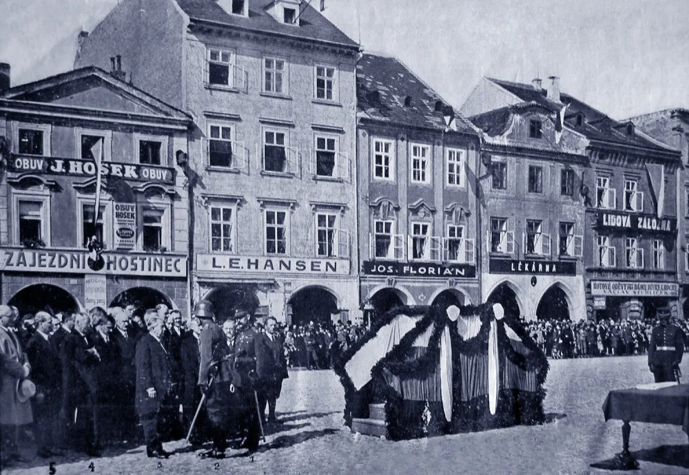 HISTORIČKA: Na oslavu 10. výročí 1. pěšího pluku Mistra Jana Husa přijel i Tomáš Garrigue Masaryk