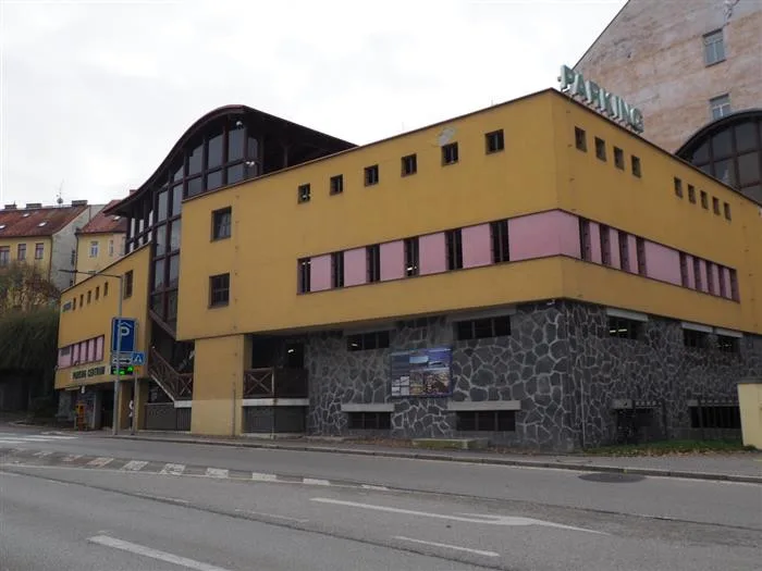 Parkovací dům v Táboře.