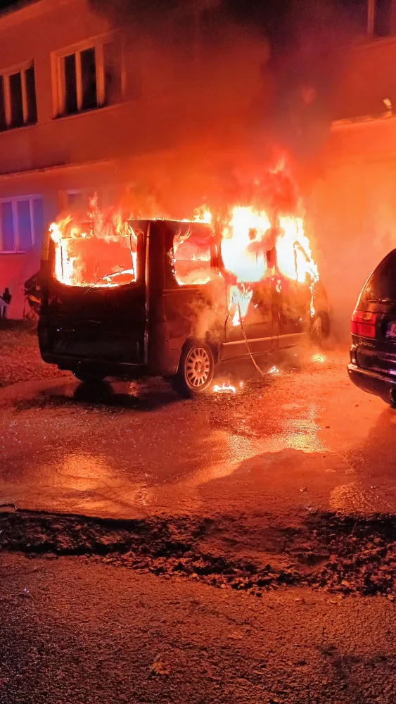 V Úsilném pohltili plameny nákladní automobil, zkázu neodvrátil ani pohotový zásah řidiče