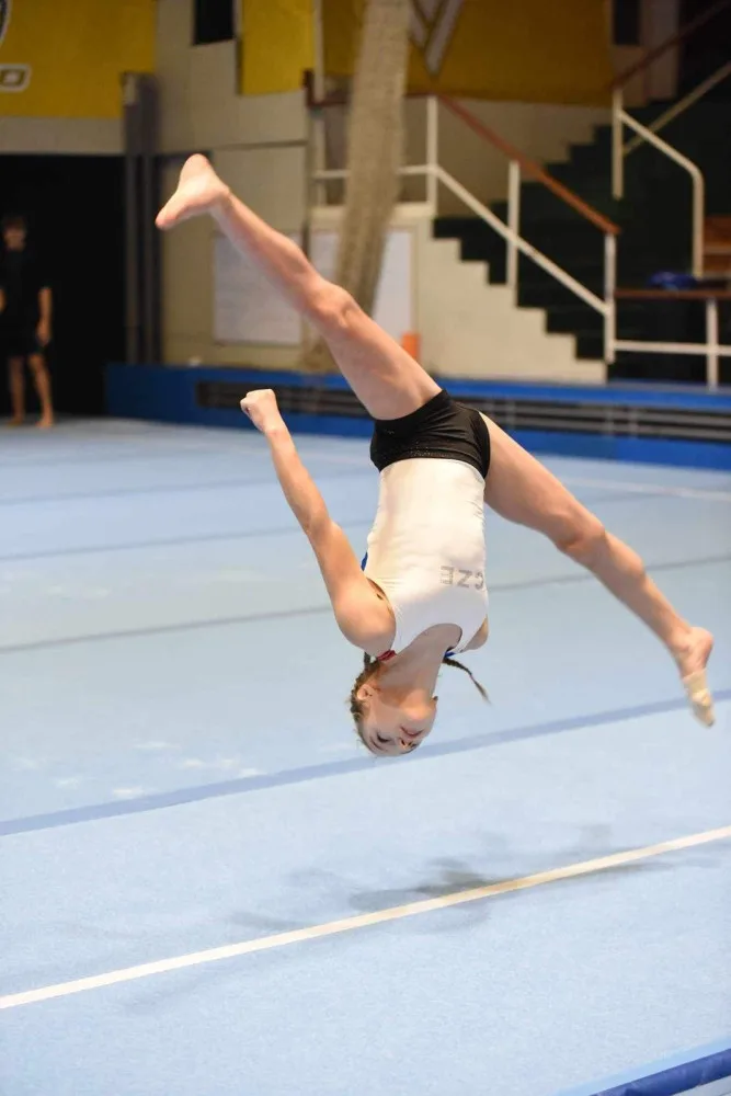 Překonala zdravotní komplikace a vrátila se v nejlepší formě. Nadějná gymnastka Anna Beerová přivezla z mezinárodního závodu zlato