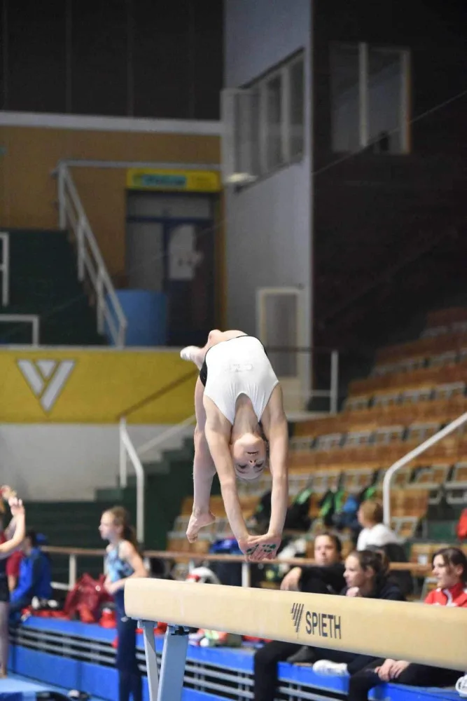 Překonala zdravotní komplikace a vrátila se v nejlepší formě. Nadějná gymnastka Anna Beerová přivezla z mezinárodního závodu zlato