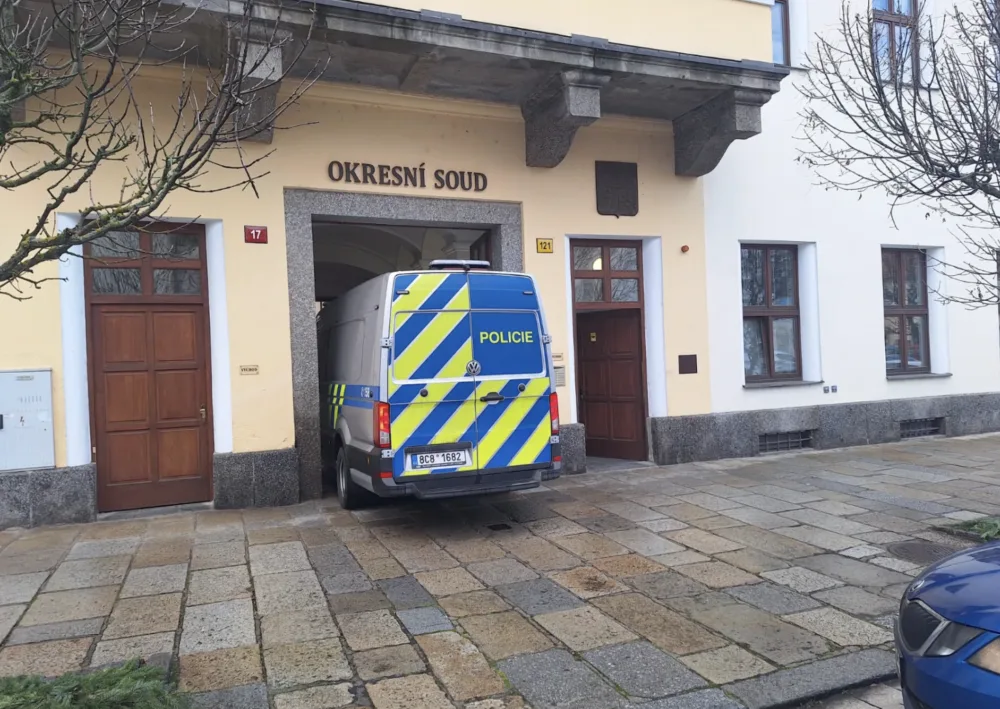 Agresor, který napadl v píseckém obchodě několik lidí, je ve vazbě