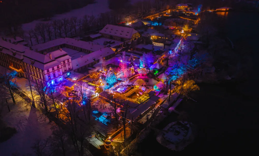 V zoo Hluboká se otevřou pekelné brány, načerpáte atmosféru vánočně nasvícené zoo a užijete si i Štědrý den