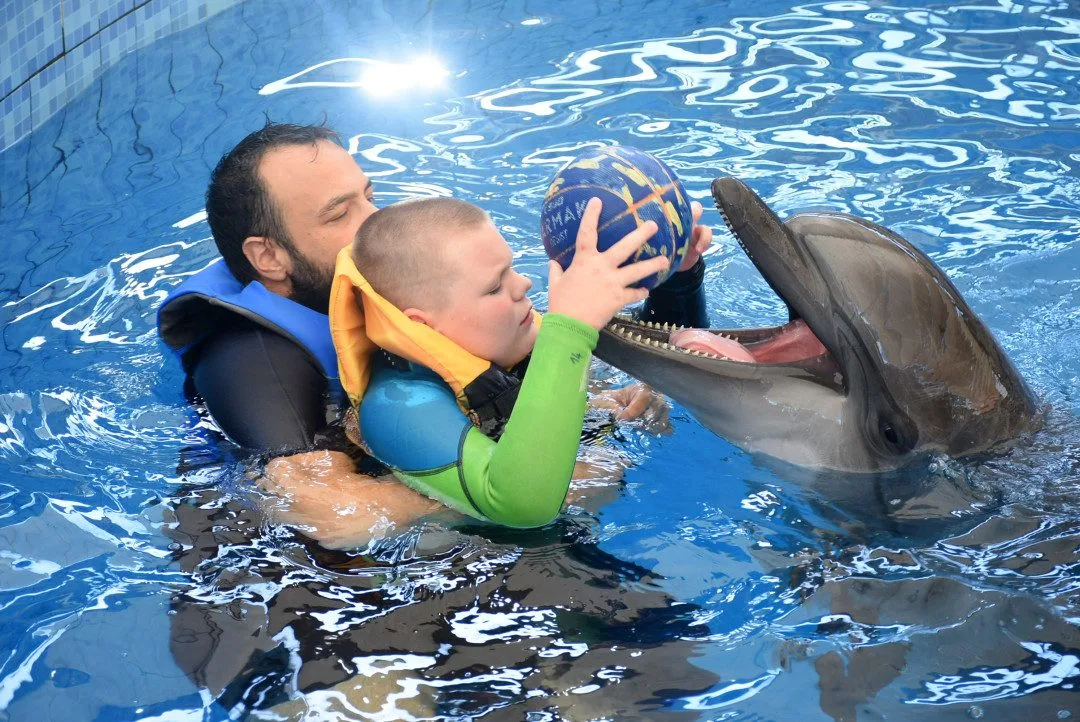 Jiný svět. Úspěšná prodejní výstava na podporu autistického chlapce, se po roce opět vrací