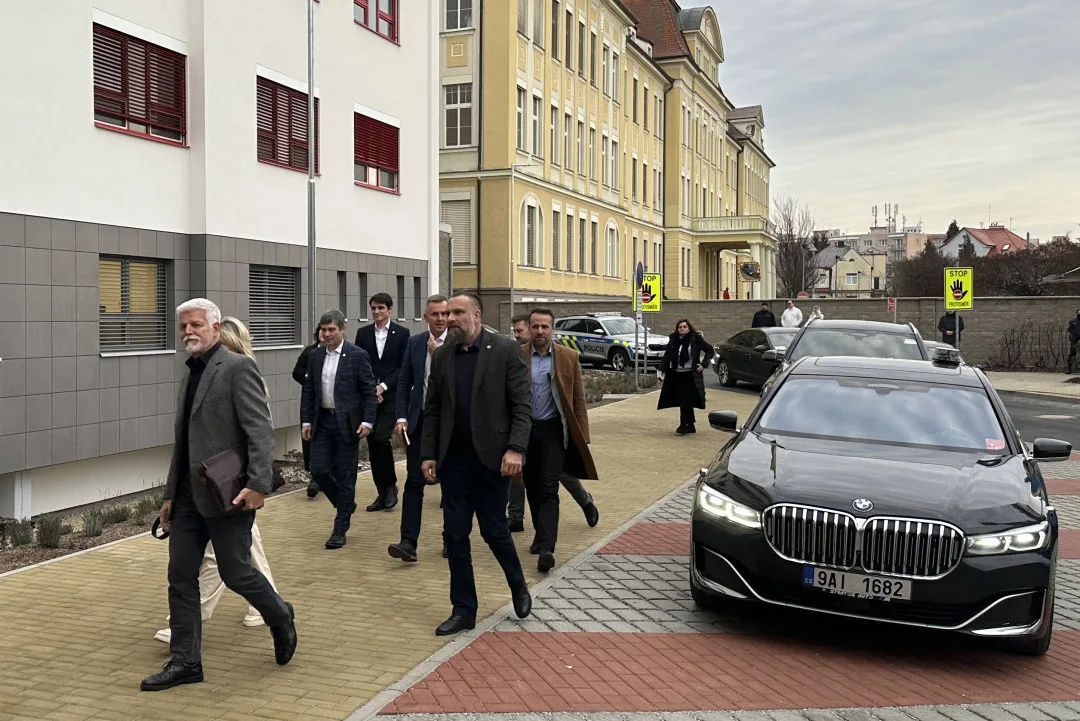 Návštěvu Jihočeského kraje zahájil prezident návštěvou budějovické nemocnice. Čeká ho nabitý program