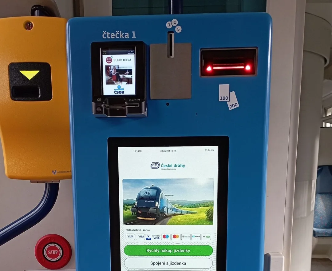 České dráhy v Jihočeském kraji spustily nové automaty na jízdenky ve vlacích