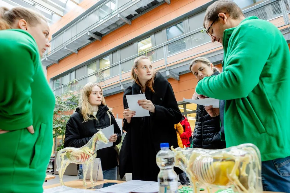 Den otevřených dveří přilákal na Jihočeskou univerzitu stovky návštěvníků a představil nové studijní programy