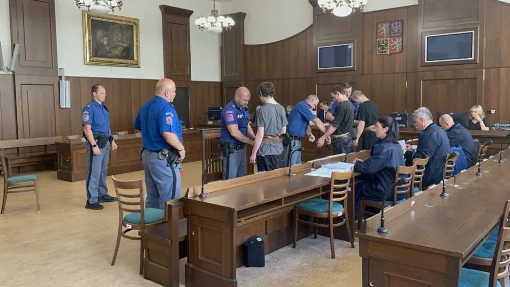 Za vraždu bezdomovce v Českém Krumlově potvrdil soud tresty 13 až 17 let vězení