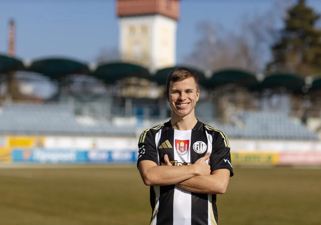 Fotbalisty Českých Budějovic posílil Douděra z Dukly