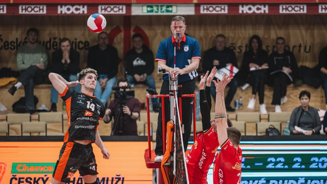Jihostroj padl v semifinále s Karlovarskem 0:3