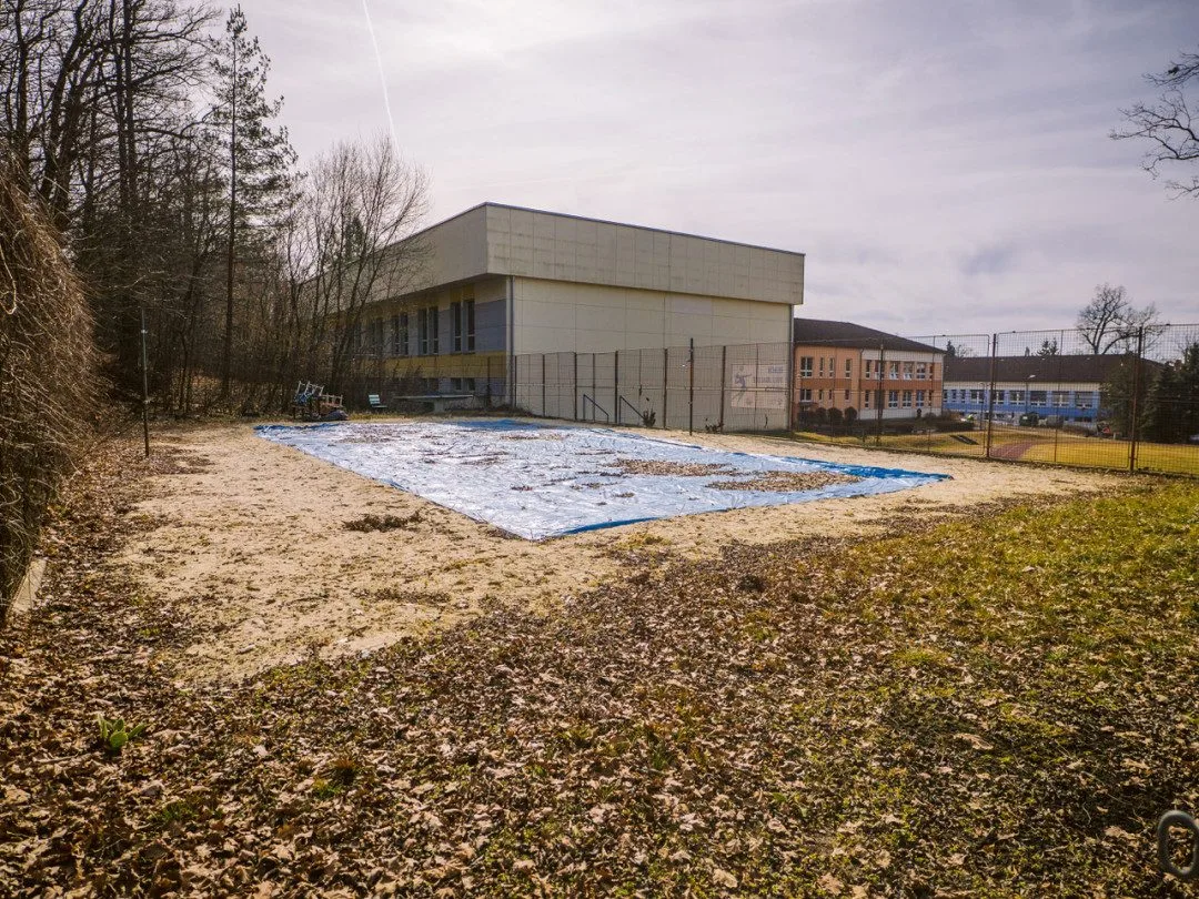V Hluboké nad Vltavou postaví nový pavilon školy. Kapacitu navýší až o 250 dětí