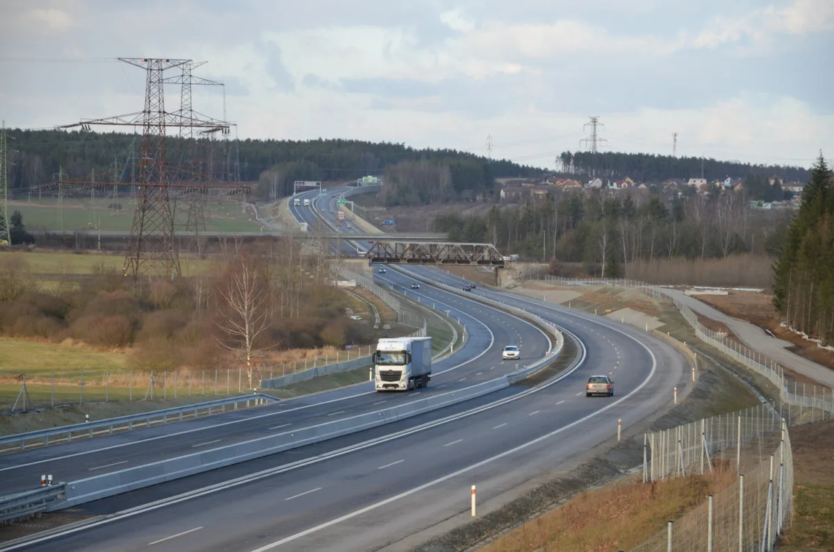 Pokuty za přetížené kamiony na jihočeské dálnici D3 bude vybírat Soběslav