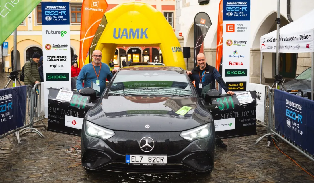 Jak se jezdí v elektrickém Mercedesu? Alexandr testoval EQE