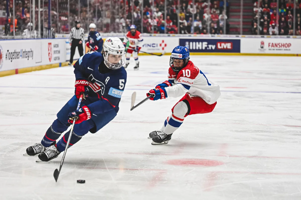 Hokejistky ve druhém utkání na domácím mistrovství podlehly favorizovaným USA 0:4