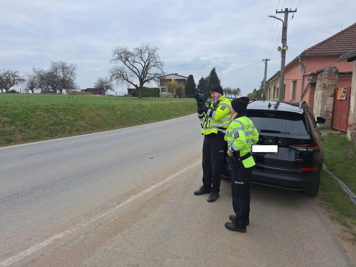 Speed marathon na jihu Čech. Policie zkontrolovala téměř 500 aut